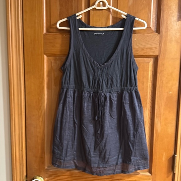 Gap maternity sleeveless top size medium. - Picture 1 of 7